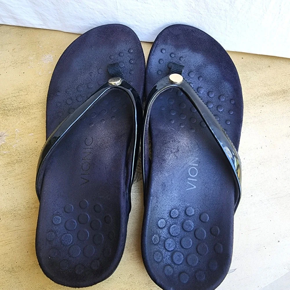 Vionic US 9 Black Leather Flip Flop Sandals Arch Support Minimalist Comfy‎